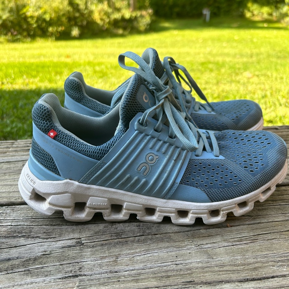 On running. Cloudswift. Size 6